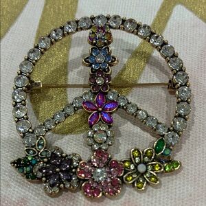 Colorful Crystal Rhinestones Prong Set Stunning Peace Sign Brooch
